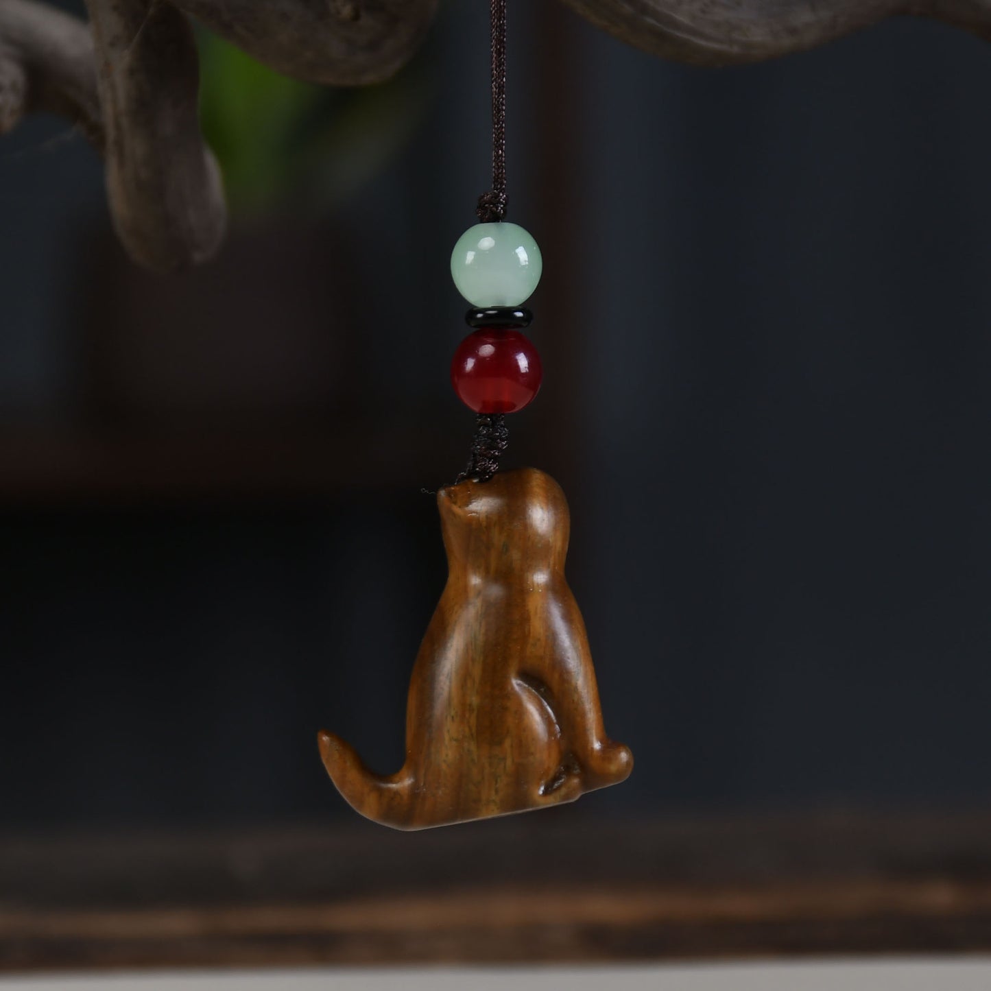 Small Leaf Red Sandalwood Green Sandalwood Sandalwood Sitting Cat Sooth Phone Hanging Decoration | Zen Ara Grove