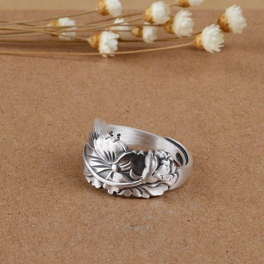 Minimal Lotus Ring – A Bloom for Mindful Souls | Zen Ara Grove