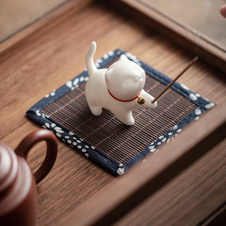 Mini Lucky Cat Kitten Tea Pet Ceramic Home Desk Figurine Decoration With Bamboo Mat| Zen Ara Grove