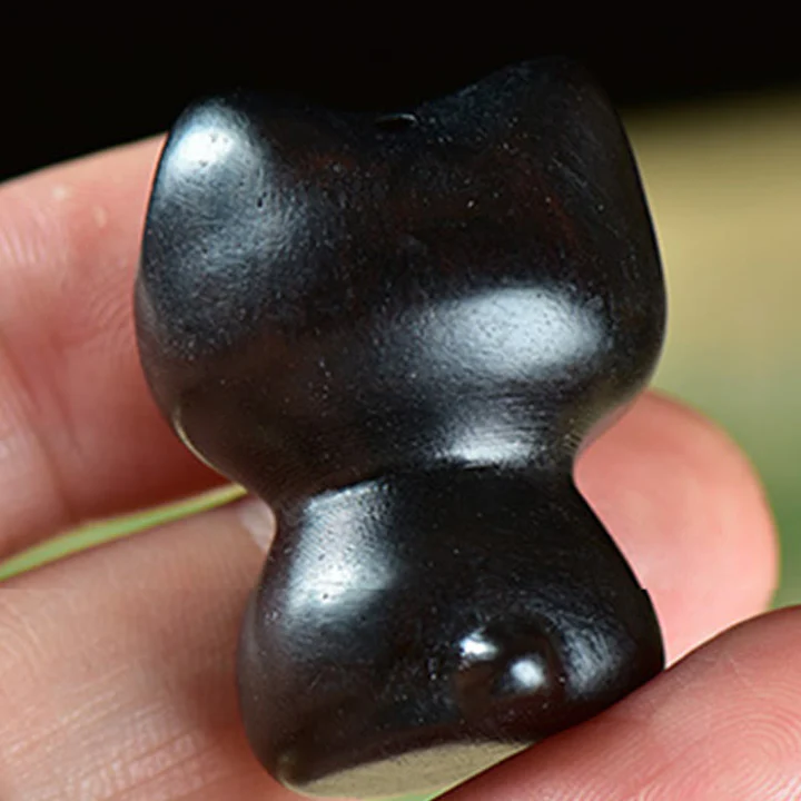 Ebony Wood Small Leaf Red Sandalwood Cute Cat Animals Calm Decoration | Zen Ara Grove