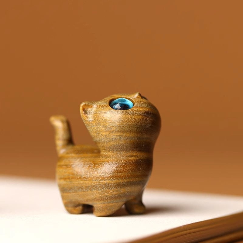 Green Sandalwood Ebony Wood Sandalwood Small Leaf Red Sandalwood Mini Lucky Cat Peace Decoration | Zen Ara Grove