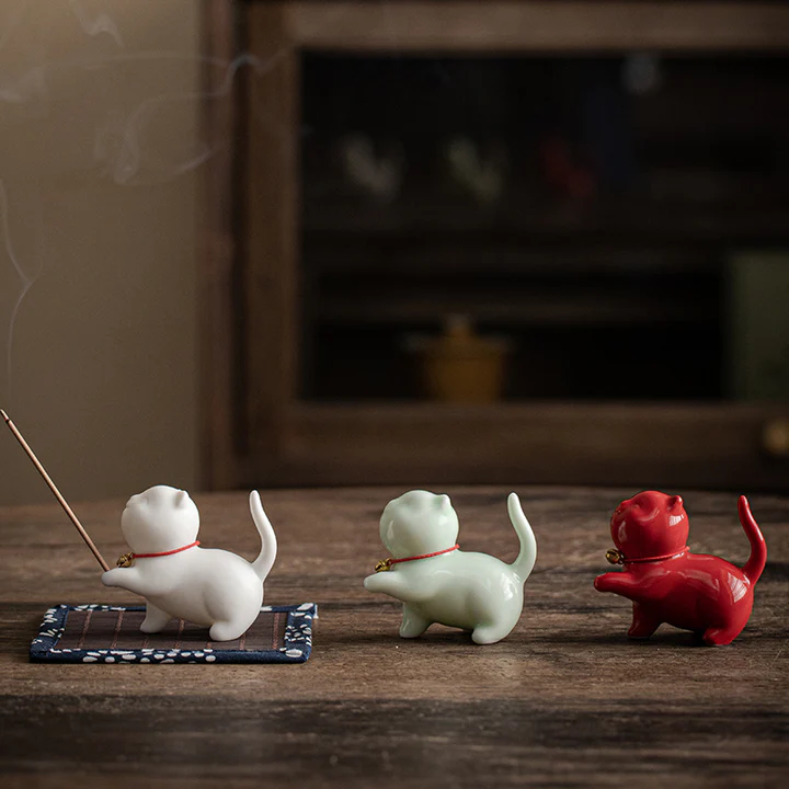 Mini Lucky Cat Kitten Tea Pet Ceramic Home Desk Figurine Decoration With Bamboo Mat| Zen Ara Grove