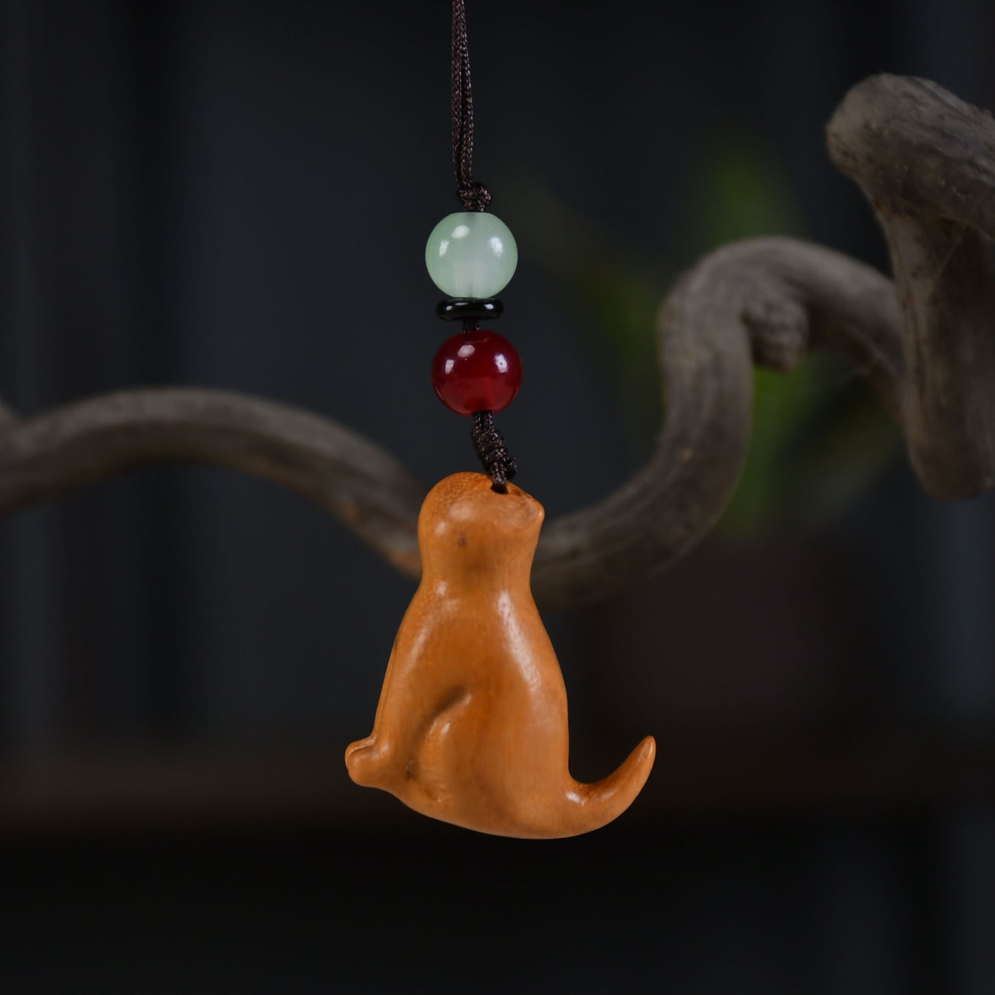 Small Leaf Red Sandalwood Green Sandalwood Sandalwood Sitting Cat Sooth Phone Hanging Decoration | Zen Ara Grove