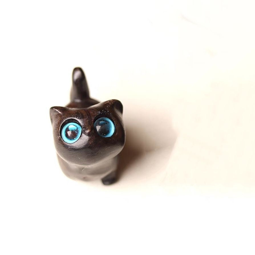 Green Sandalwood Ebony Wood Sandalwood Small Leaf Red Sandalwood Mini Lucky Cat Peace Decoration | Zen Ara Grove