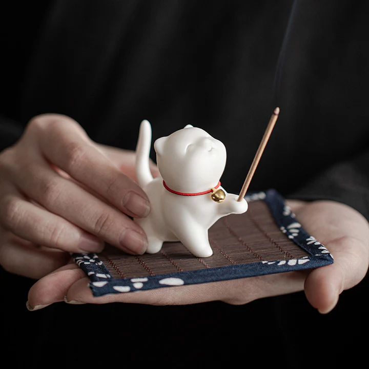 Mini Lucky Cat Kitten Tea Pet Ceramic Home Desk Figurine Decoration With Bamboo Mat| Zen Ara Grove