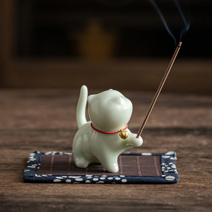 Mini Lucky Cat Kitten Tea Pet Ceramic Home Desk Figurine Decoration With Bamboo Mat| Zen Ara Grove