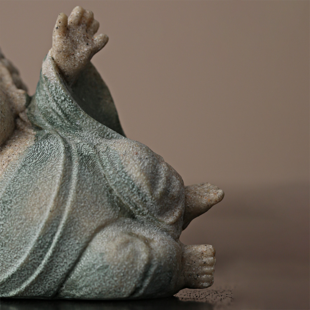 Lying Buddha Novice Statue – Essence of Contentment and Harmony | Zen Ara Grove