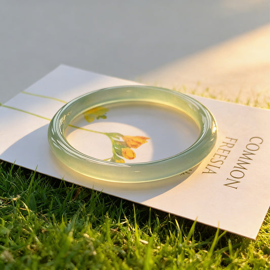 Green-White Chalcedony Slim Bracelet – Calm & Vitality | Zen Ara Grove