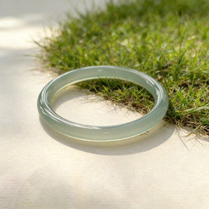 Green-White Chalcedony Slim Bracelet – Calm & Vitality | Zen Ara Grove