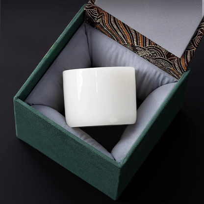 Ivory Glaze Thumb-Ring Teacup – Jade-Like Luster, Cool Smooth Touch | Zen Ara Grove