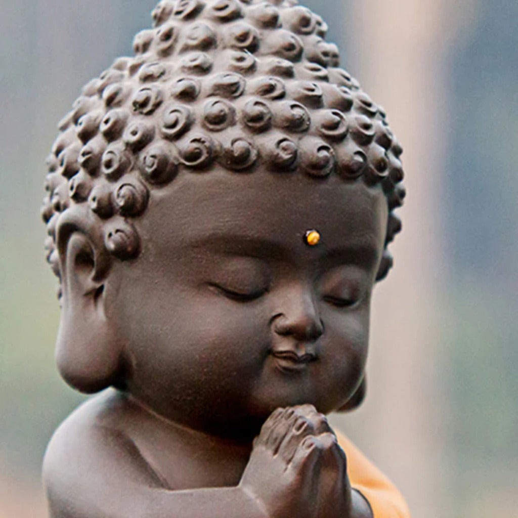 Purple Clay & Ceramic Meditating Buddha Statue – Elegant and Lifelike | Zen Ara Grove