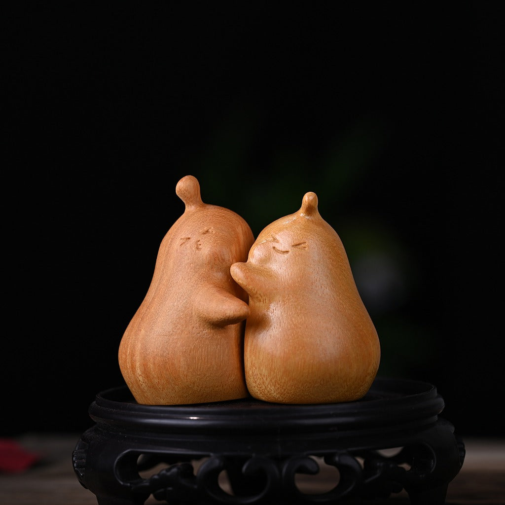 Hold the Bond, Touch the Soul – Golden Sandalwood · BàoBào Lí | Zen Ara Grove