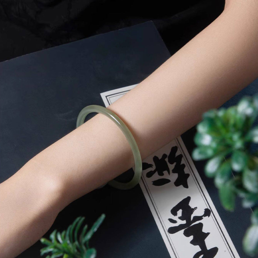Natural Dual-Tone Hetian Jade Bracelet – Strength & Calm | Zen Ara Grove