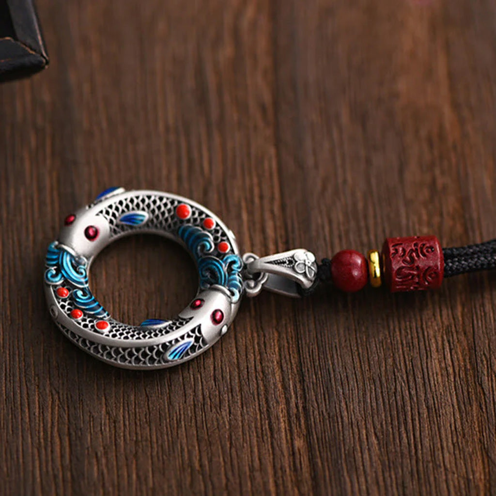 Vintage Twin Fish Circle Pendant Necklace — Harmony & Lasting Connection