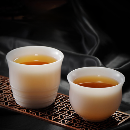Ivory-White Glazed Artisan Teacup – Silky Smooth Finish, Cool to the Touch | Zen Ara Grove