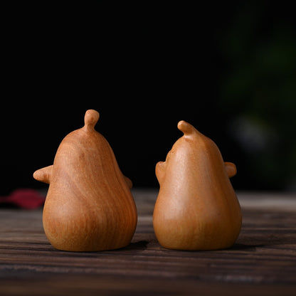 Hold the Bond, Touch the Soul – Golden Sandalwood · BàoBào Lí | Zen Ara Grove