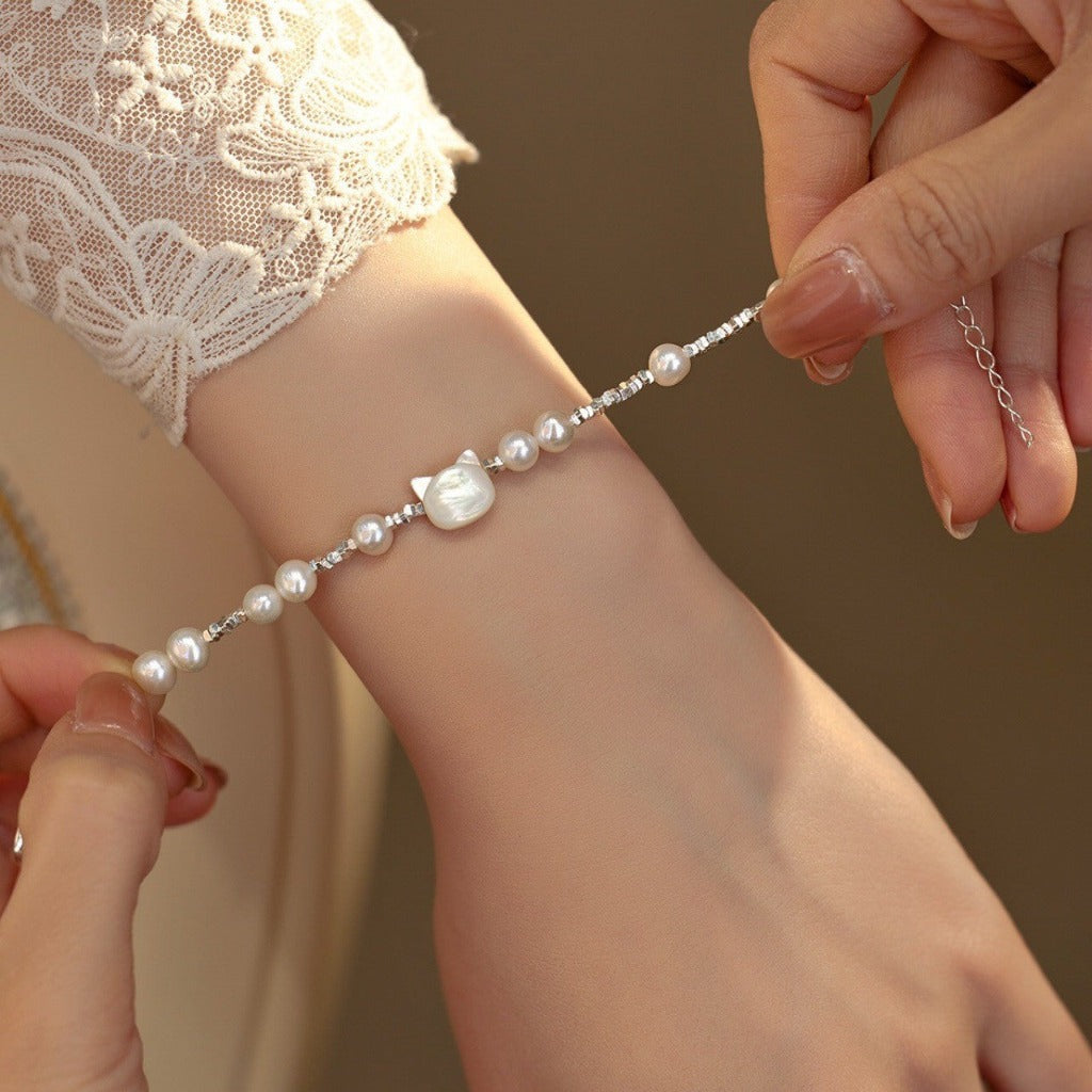 Zen Natural Pearl Bracelet with Cute Cat and White Mother-of-Pearl | Zen Ara Grove