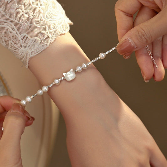 Zen Natural Pearl Bracelet with Cute Cat and White Mother-of-Pearl | Zen Ara Grove