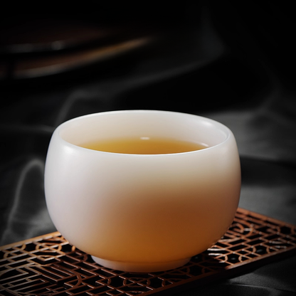 Ivory-White Glazed Artisan Teacup – Silky Smooth Finish, Cool to the Touch | Zen Ara Grove