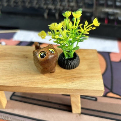 Green Sandalwood Ebony Wood Sandalwood Small Leaf Red Sandalwood Mini Lucky Cat Peace Decoration | Zen Ara Grove
