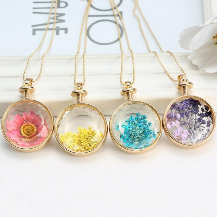 Round Real Flower Necklace – Nature’s Beauty, Forever Close | Zen Ara Grove