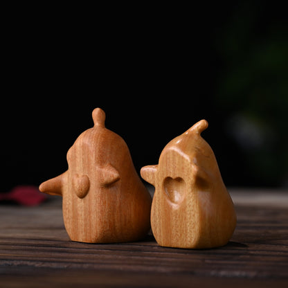 Hold the Bond, Touch the Soul – Golden Sandalwood · BàoBào Lí | Zen Ara Grove