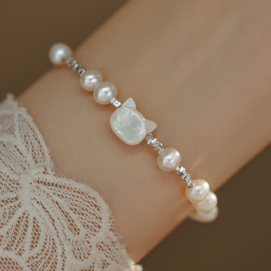 Zen Natural Pearl Bracelet with Cute Cat and White Mother-of-Pearl | Zen Ara Grove