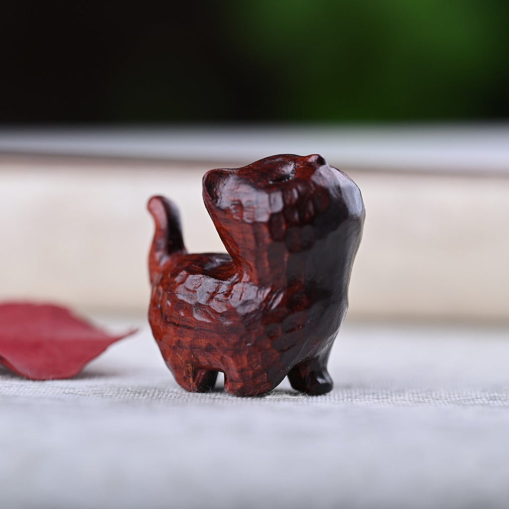Green Sandalwood Ebony Wood Sandalwood Small Leaf Red Sandalwood Mini Lucky Cat Peace Decoration | Zen Ara Grove