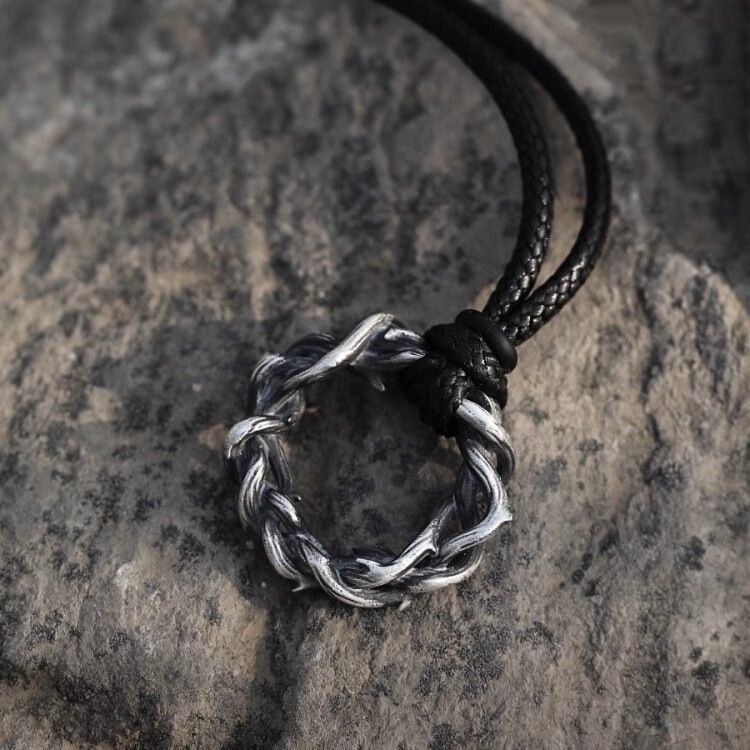 TODAY ONLY! Circle of Life – Retro Vine-Inspired Pendant | Zen Ara Grove